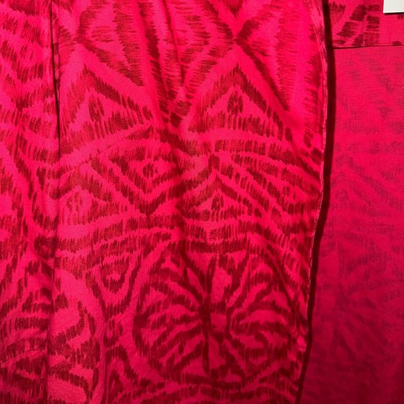 NWT Coldwater Creek Women's Sz L Petite Top Red With Grey Geometric Patterns - Picture 12 of 12